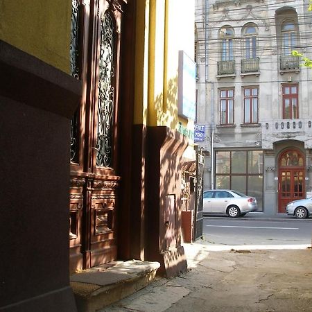 Kretan Hostel Bucareste Exterior foto