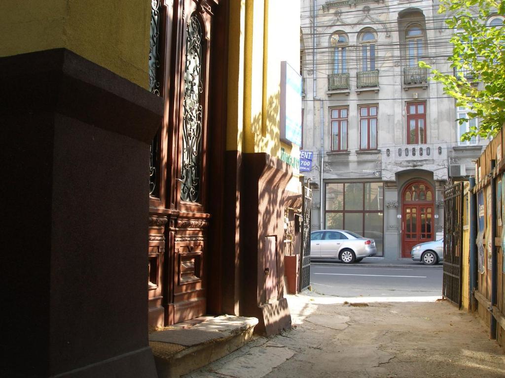 Kretan Hostel Bucareste Exterior foto