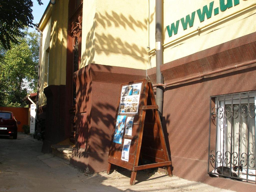 Kretan Hostel Bucareste Exterior foto
